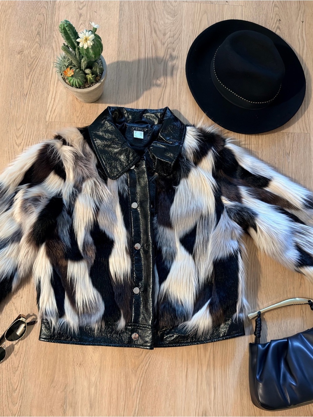 🚨FINAL SALE 🚨- VENUS Faux Fur Jacket